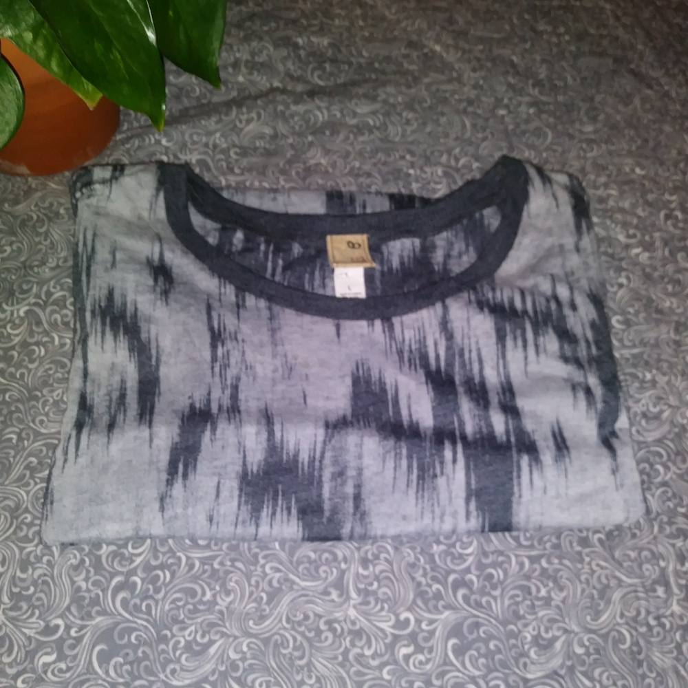 BKE Gray two tone T-Shirt Sz. Large
